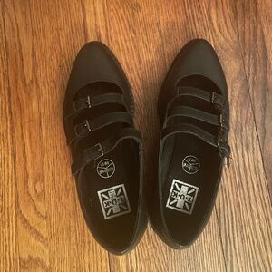 TUK Mary Janes size 8 like new